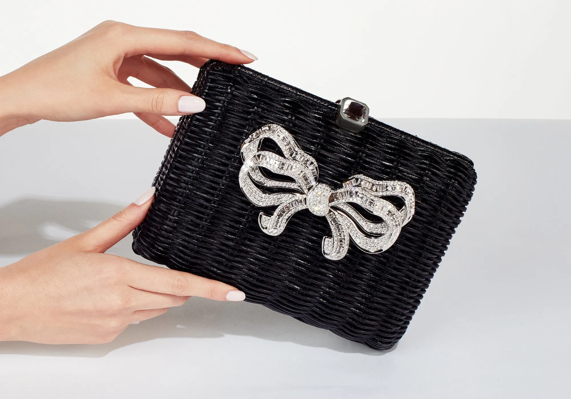 Hailey Wicker Basket Bow Black*Judith Leiber Online